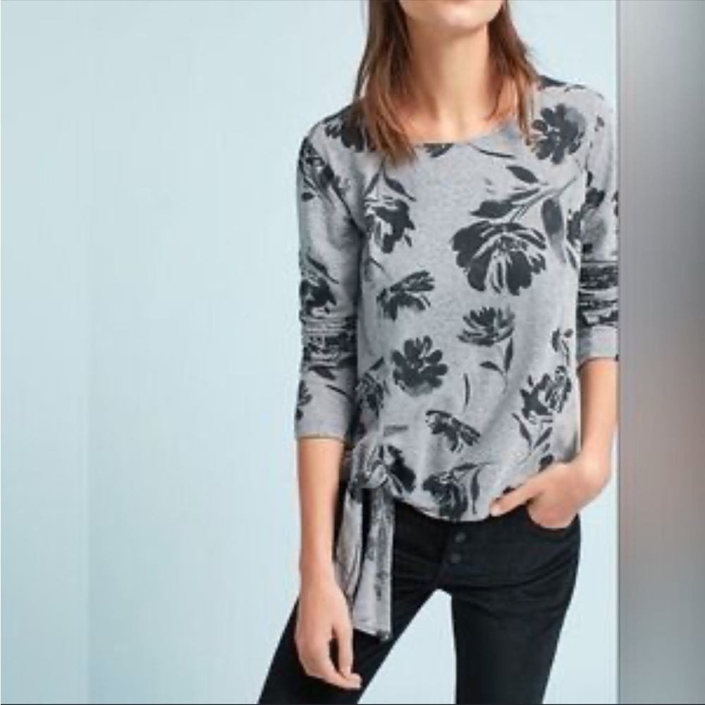 Anthropologie T.la TLA Gray Black Floral Tie Front Long Sleeve Tee Top M